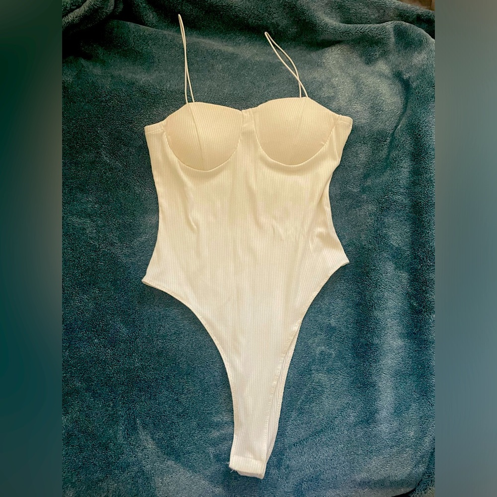 White/creme body suit size M